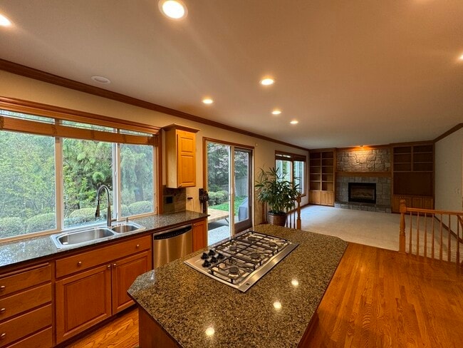 19416 NE 43rd Pl in Sammamish, WA - Building Photo - Building Photo