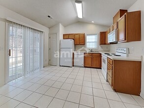 185 Charlotte Ct in Winston-Salem, NC - Foto de edificio - Building Photo