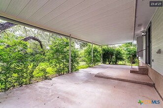 1701 Century Oaks Dr in Lockhart, TX - Building Photo - Building Photo