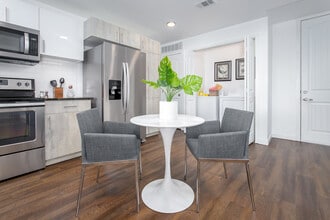 727 Lofts in Jenks, OK - Foto de edificio - Building Photo