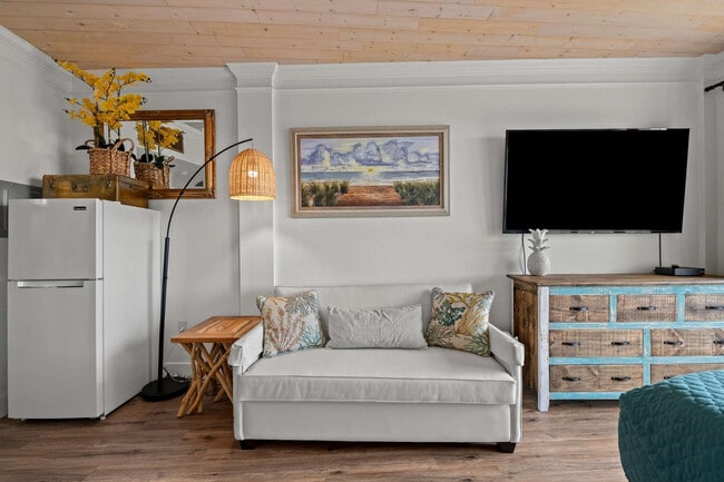 214 Miracle Strip Pkwy SW