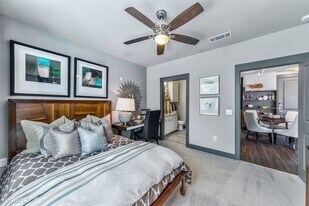 604 N Eldridge Pkwy in Houston, TX - Building Photo