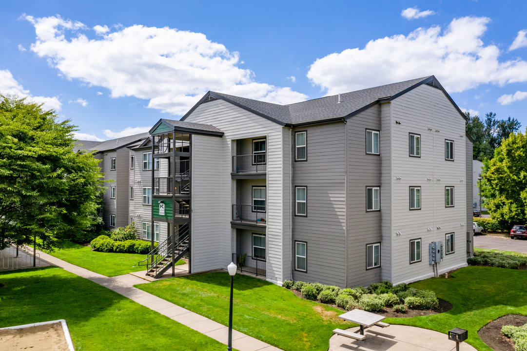 Stadium Park in Eugene, OR - Building Photo