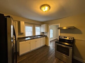 1211 W Bank St in Salisbury, NC - Foto de edificio - Building Photo