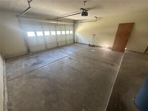 5709 Palma del Sol Way in Las Vegas, NV - Building Photo - Building Photo
