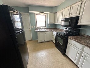 706 Crescent Dr in Champaign, IL - Building Photo - Building Photo