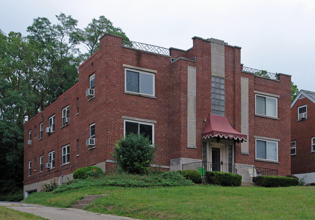 704 St Joseph Ln in Covington, KY - Building Photo