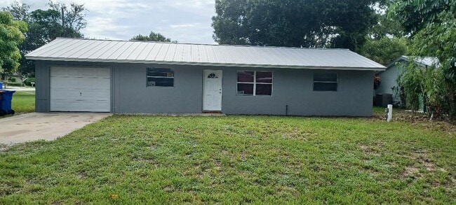 property at 605 18th Ct