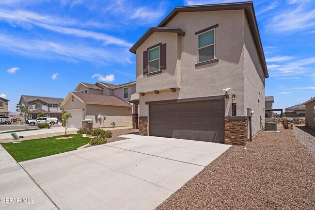 12245 Desert Pine Ave in El Paso, TX - Building Photo - Building Photo