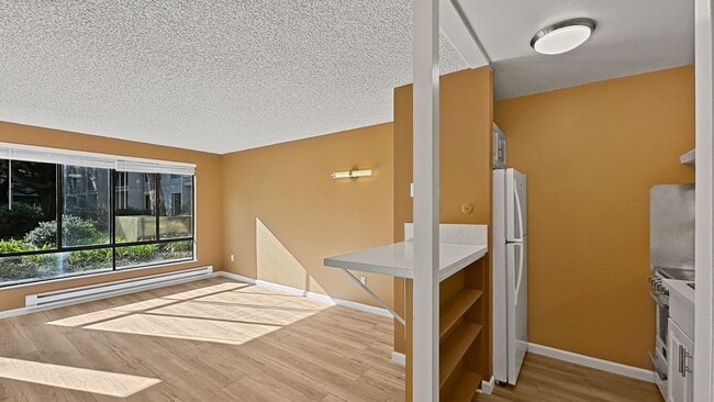 5 Admiral Dr in Emeryville, CA - Building Photo - Building Photo