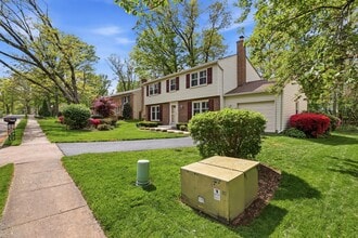1522 Powells Tavern Pl in Herndon, VA - Building Photo - Building Photo