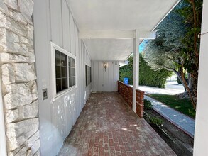 24507 Hatteras St in Los Angeles, CA - Building Photo - Building Photo