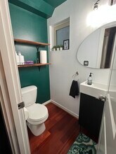 9239 Woodlawn Ave N, Unit A in Seattle, WA - Building Photo - Building Photo