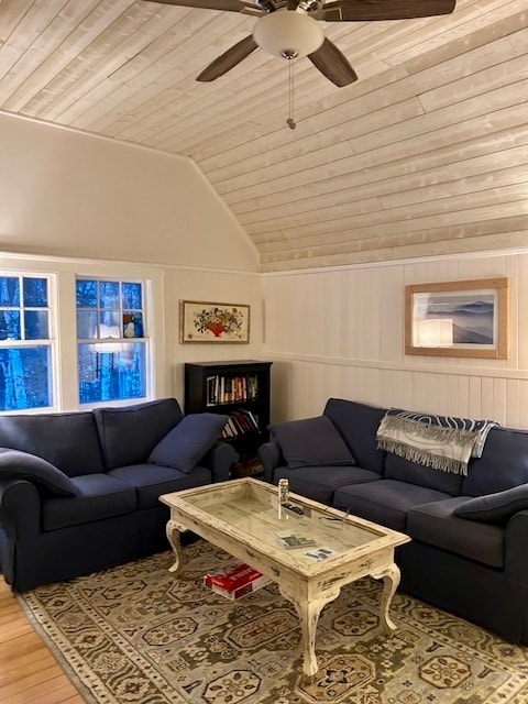 15 Pochelon St in Sunapee, NH - Building Photo - Building Photo