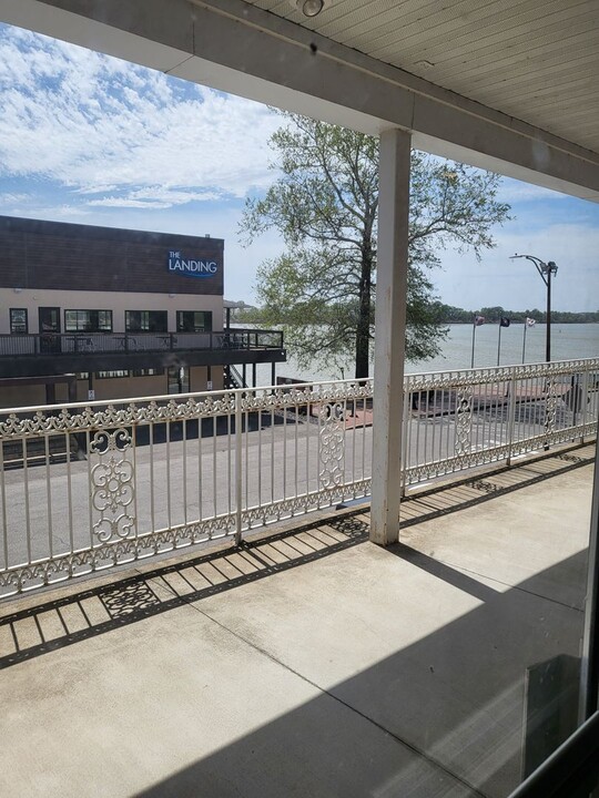 6 E Water St, Unit 2 Photo