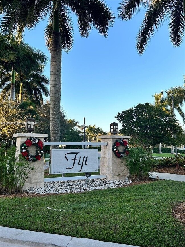 property at 142 SE 28th Ter