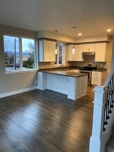 2380 Willamette St, Unit D in Eugene, OR - Building Photo - Building Photo