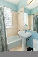 4865 N Hermitage Ave, Unit # 01W in Chicago, IL - Building Photo - Building Photo