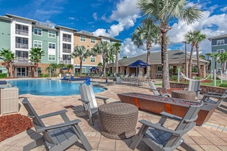 SOLA South Lux Apartments in Jacksonville, FL - Building Photo - Building Photo