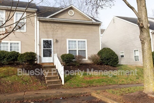 property at 115 Greenwich Ct