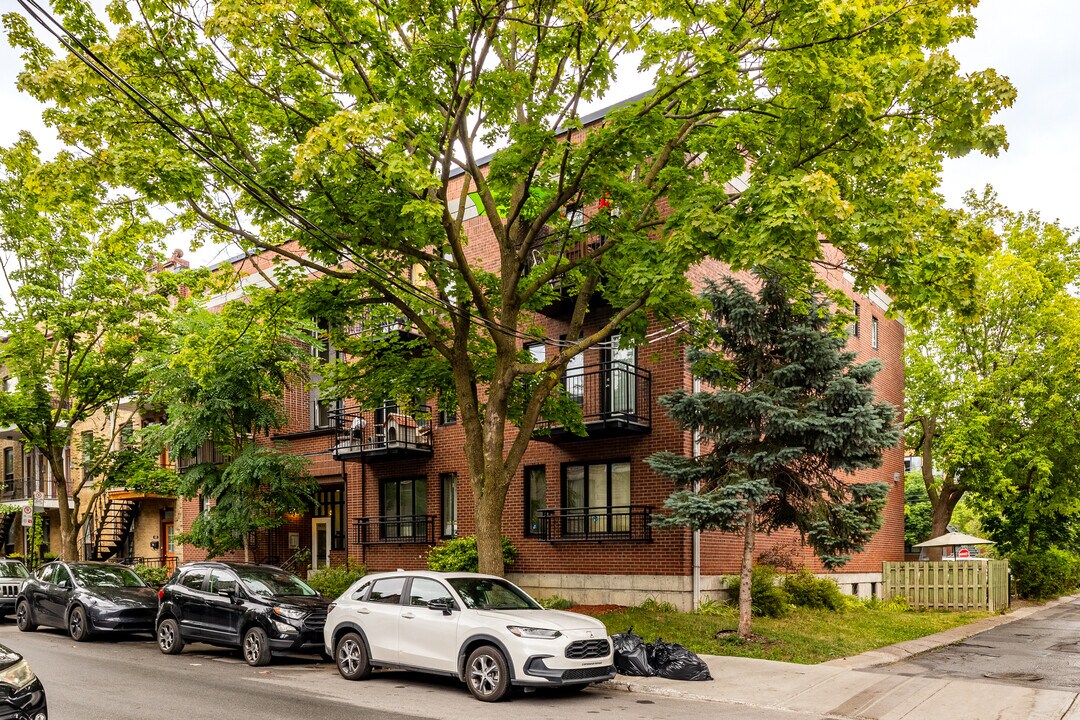 4525 Chambord in Montréal, QC - Building Photo