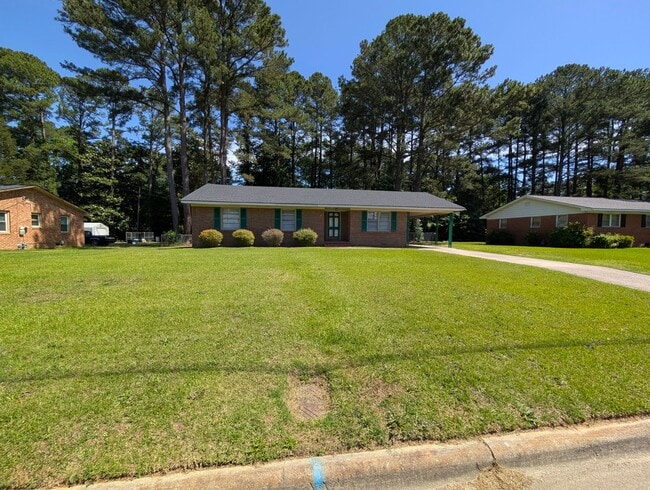 property at 1720 Woodside Dr W