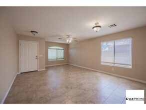 13717 W Solano Dr in Litchfield Park, AZ - Foto de edificio - Building Photo