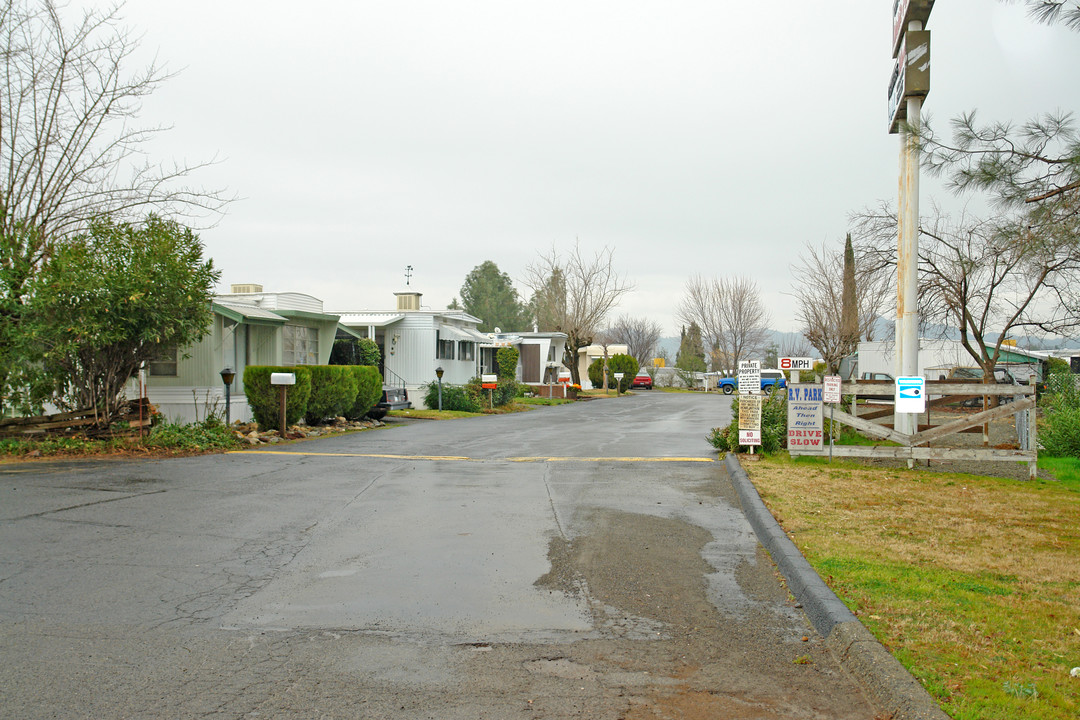Twin View Terrace Mobile Home Park in Redding, CA - Building Photo