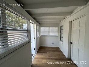 935 21st St S in St. Petersburg, FL - Building Photo - Building Photo