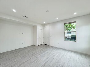 16170 Veridian Cir in San Diego, CA - Building Photo - Building Photo