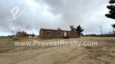 4228 Sunset Rd in Phelan, CA - Foto de edificio - Building Photo