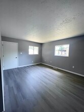 1253 Grovewood Dr in Columbus, OH - Building Photo - Building Photo