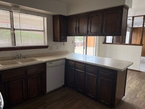 5310 Edwards Dr NE in Albuquerque, NM - Building Photo - Building Photo