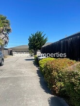 61 Natividad Rd in Salinas, CA - Building Photo - Building Photo