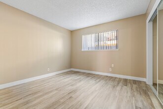 Northrop Apartments in Sacramento, CA - Building Photo - Interior Photo