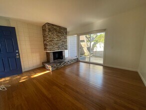 310 Avenida Santa Barbara-Unit -C in San Clemente, CA - Foto de edificio - Building Photo