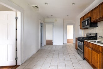 239 Parrott Ave in Bridgeport, CT - Building Photo - Building Photo