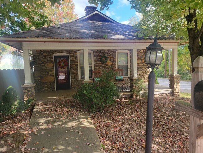 property at 33 Pigeon St