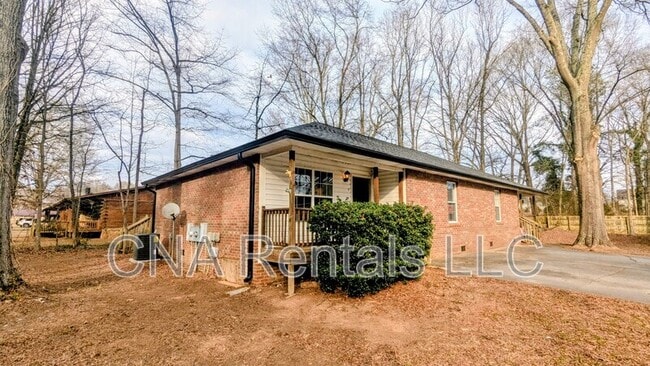215 Green Acre Ln in Cartersville, GA - Building Photo - Building Photo
