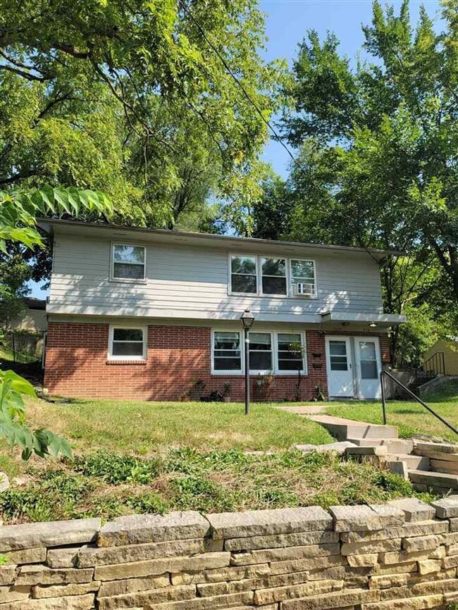 property at 518 W Benton St