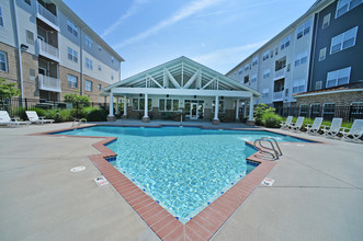 900 Acqua Luxury Senior Apartments in Virginia Beach, VA - Building Photo - Building Photo