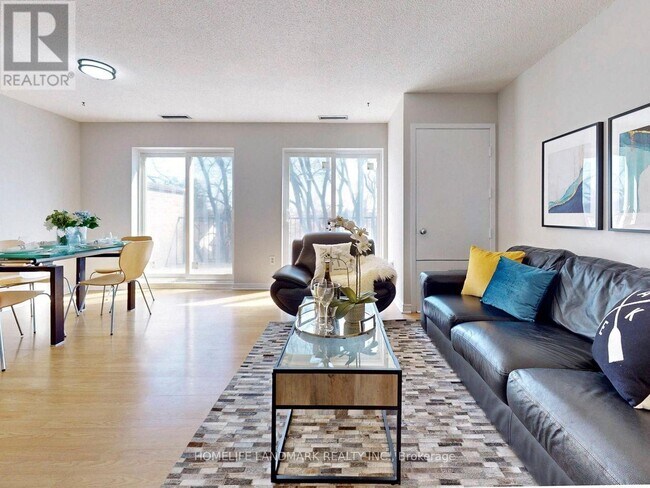 165-165 Cherokee Blvd in Toronto, ON - Building Photo - Building Photo