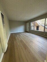 533 W. 75th Street in Los Angeles, CA - Building Photo - Interior Photo