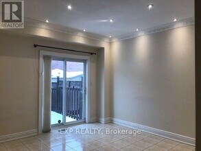 108 Hollywood Hill Cir in Vaughan, ON - Building Photo - Building Photo