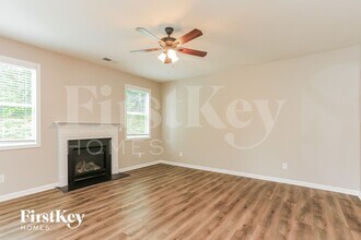 447 Clapton Ct in Mableton, GA - Foto de edificio - Building Photo