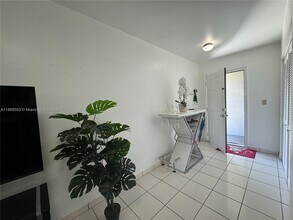 20 NW 87th Ave in Miami, FL - Building Photo - Building Photo