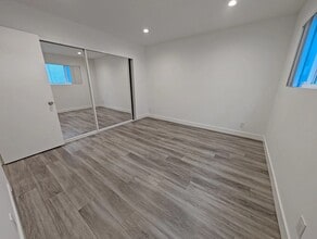 739 N Sweetzer Ave, Unit 4 in Los Angeles, CA - Foto de edificio - Building Photo