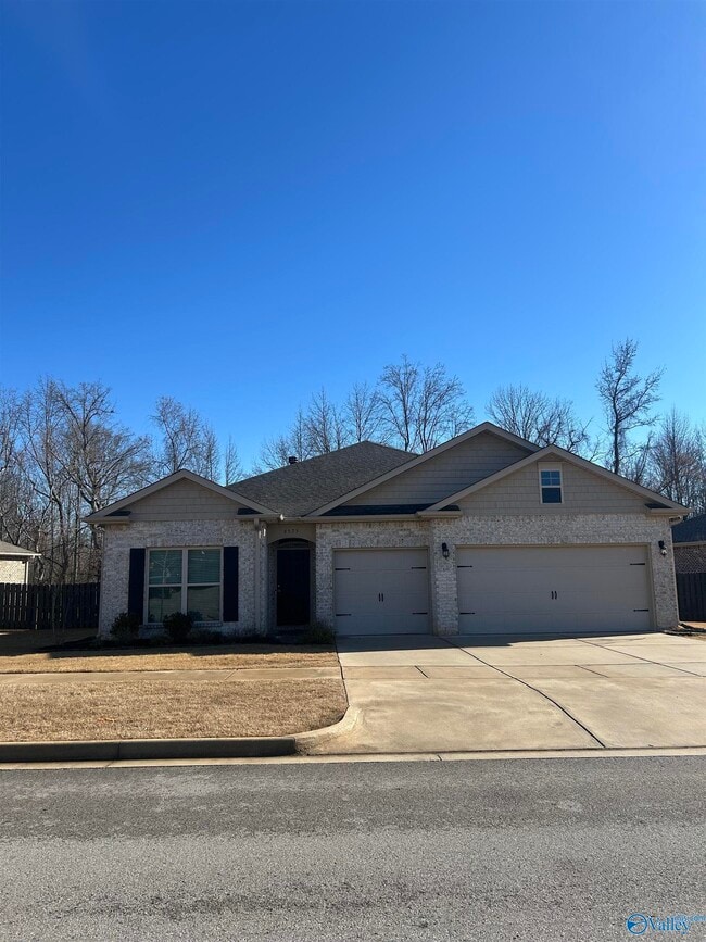 6525 Moon Crest Ln NW in Huntsville, AL - Building Photo - Building Photo