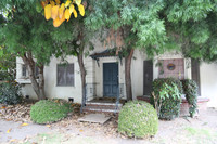 132 S McCarty Dr in Beverly Hills, CA - Building Photo - Building Photo