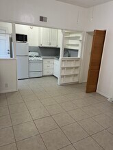 3664 W 54th St, Unit 3664 in Los Angeles, CA - Building Photo - Building Photo